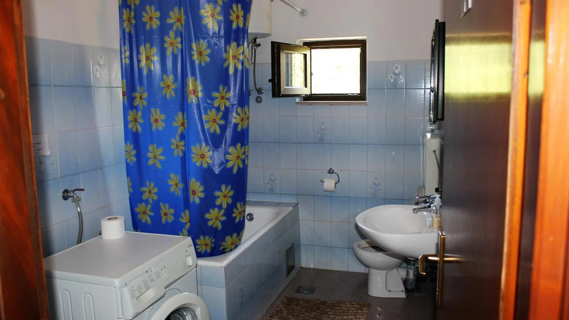 Azizam Hostel Split