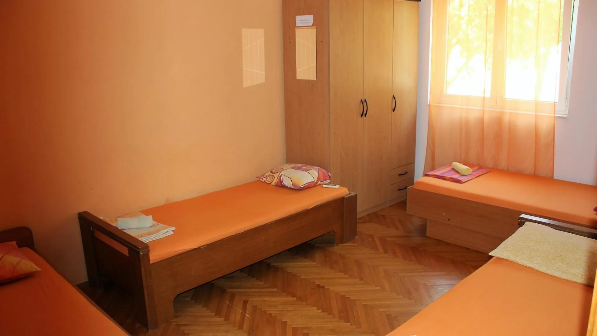 Azizam Hostel Split