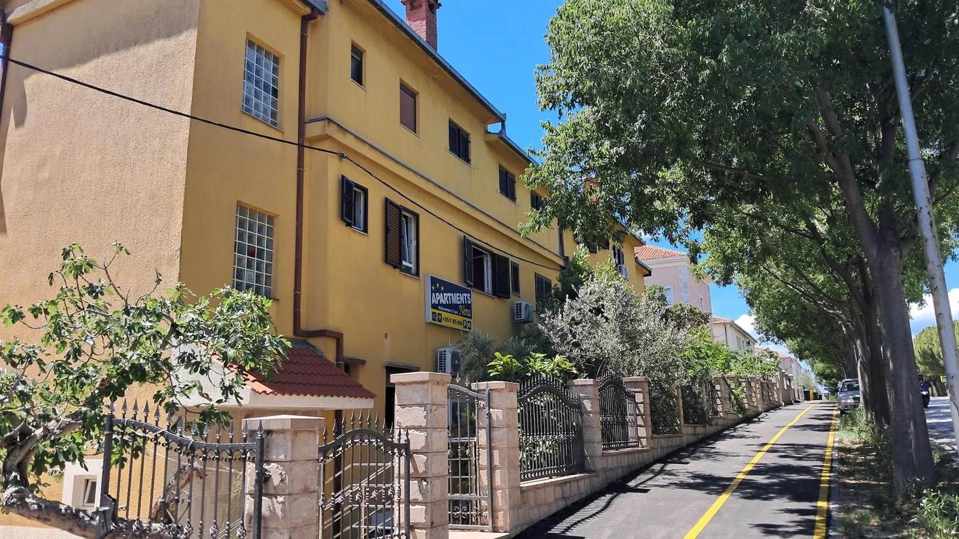Azizam Hostel Σπλιτ