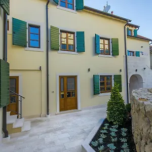  Auberge de jeunesse Dvor